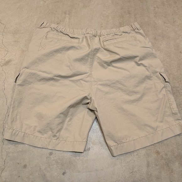 Tommy Bahama Relax Tan Cargo Shorts Relaxed Mens XL 38x8.5 - Picture 3 of 4